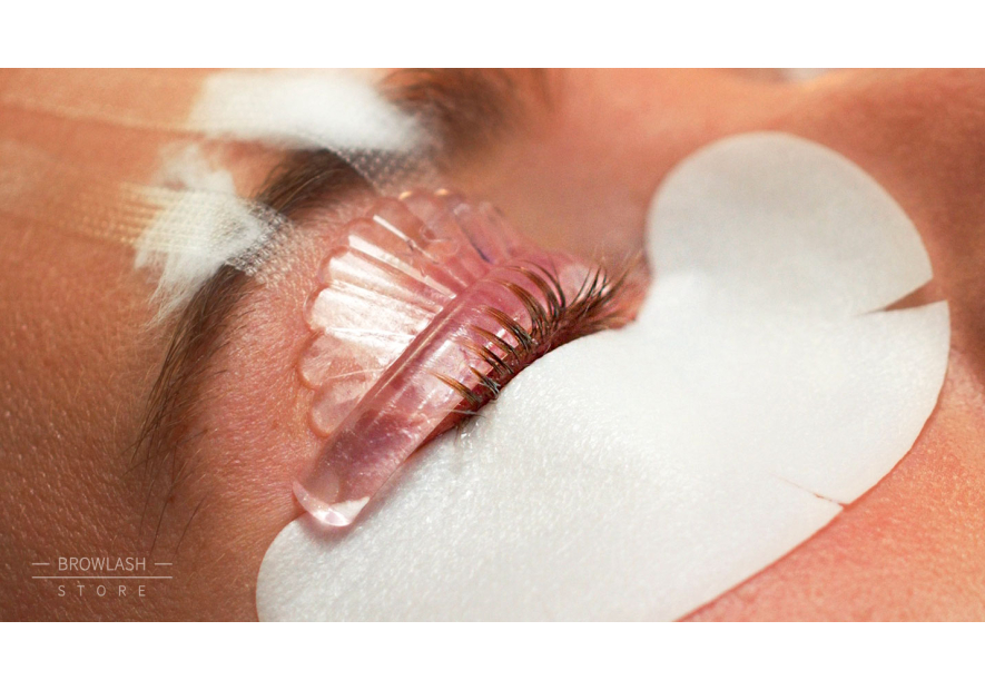 Rehaussement de cils qui ne tient pas : 7 causes et solutions